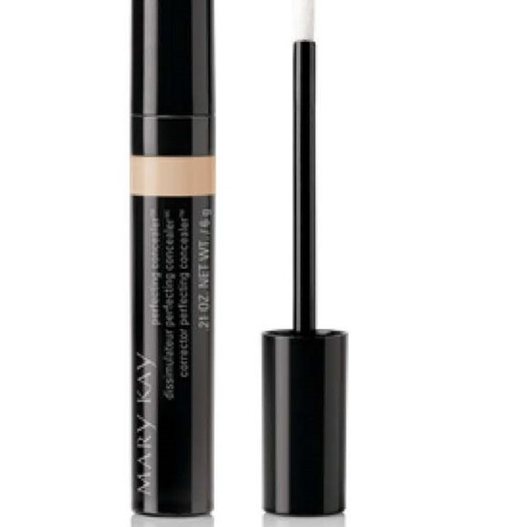 Light Ivory - Mary Kay Perfecting Concealer - Picture 4 of 5